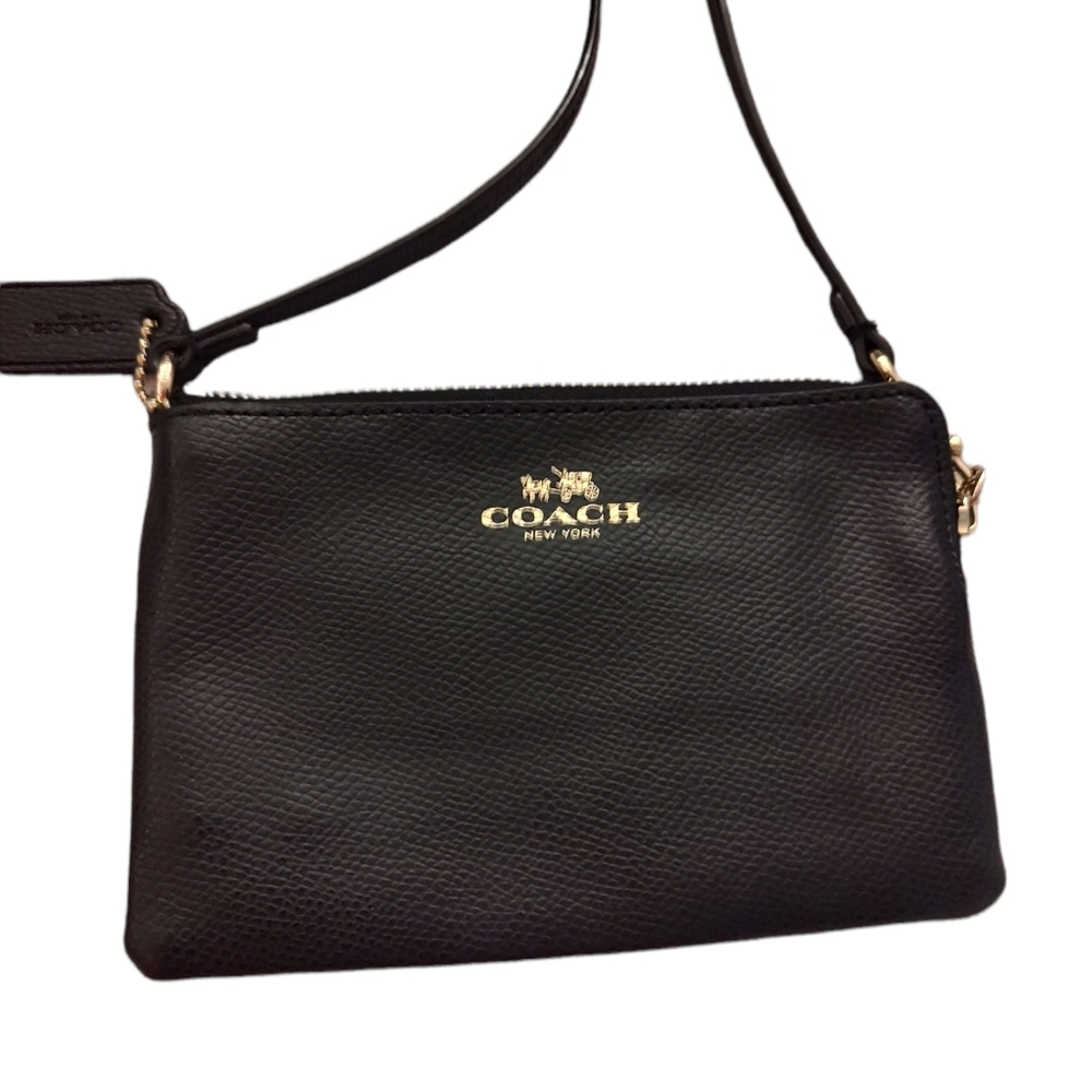 Black smooth Pebble leather wristlet